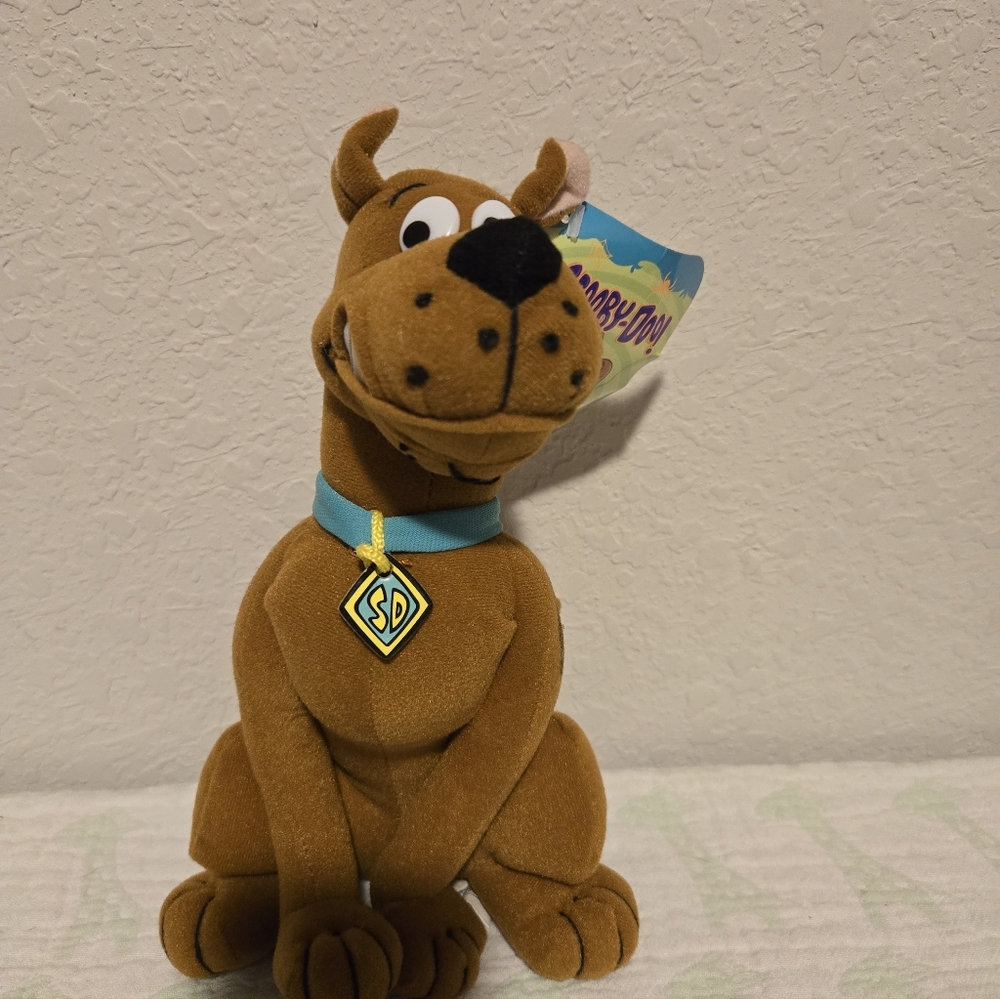 NWT Toy Network Scooby Doo Plush Stuffed Toy.